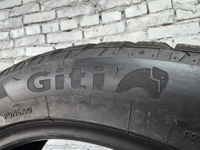 Майже нові зимові шини Giti 245/45 R19 — фото 4