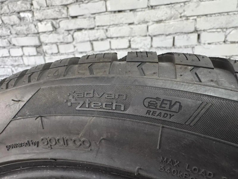 Майже нові зимові шини Giti 245/45 R19 — фото 7