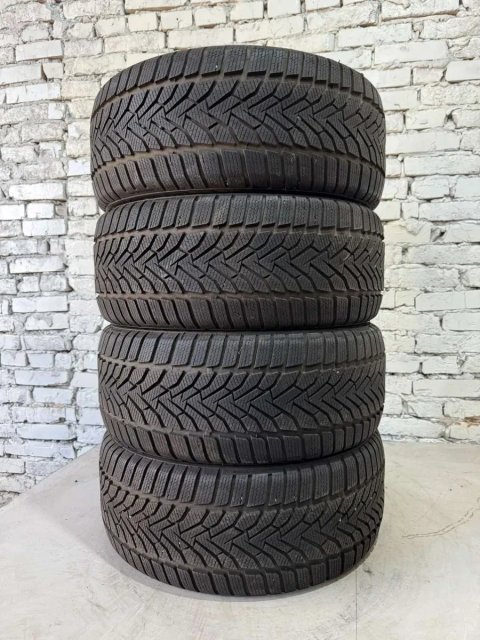 майже нові зимові шини UNIROYAL 245/45 R18