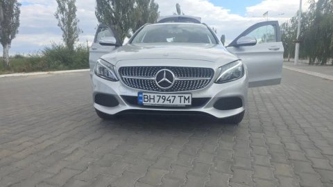 Mercedes-Benz C200 1.6 CRDI 2015г
