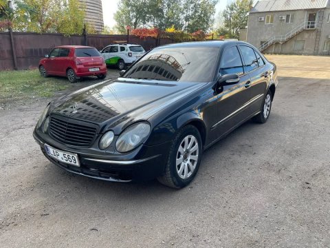 Mercedes E211( Мерседес Е211)3,2 Дизель 2003 рік Автомат Зад привід гарний лонговий Седан