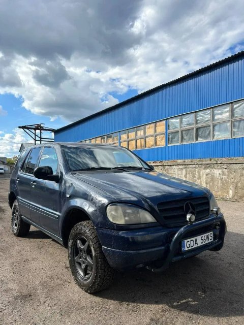 Mercedes ML 163( Мерседс Мл) 2003 рік 2,3 Г/б Механіка Повний привід Гарний Джип