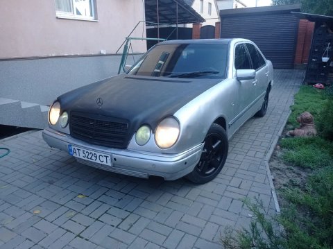 Mercedes W210 E-class