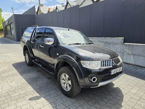 Mitsubishi L200 2013 рік в Україні