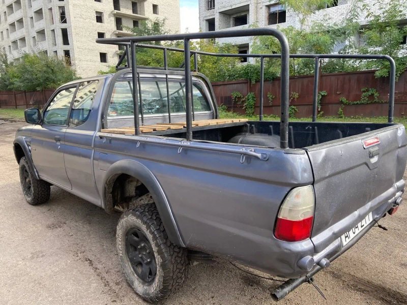 Mitsubishi L200( Містубісі Л200) 2,5 Дизель  Механіка 2003 рік Повний привід 4Х4 Гарний Пікап — фото 4