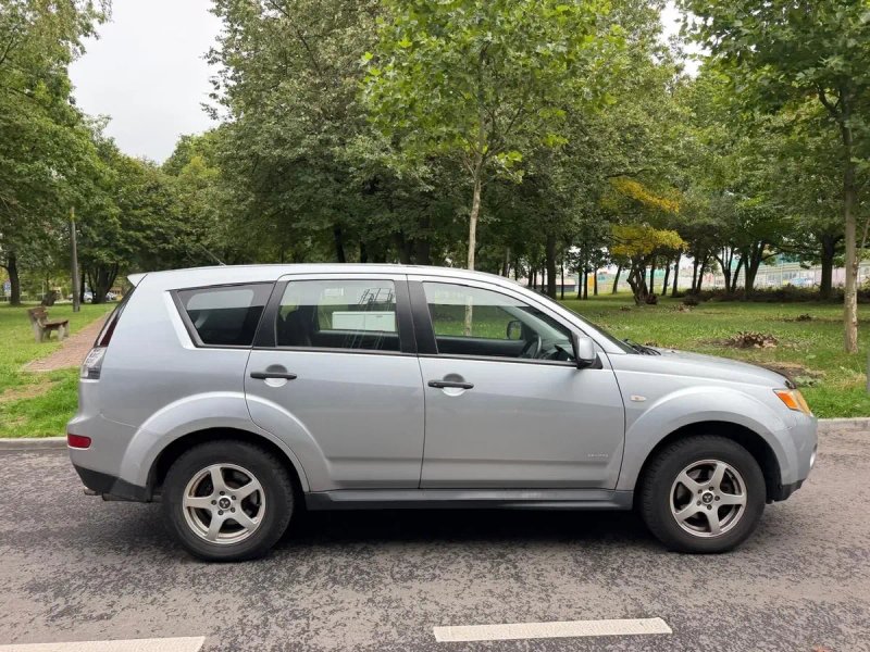 Mitsubishi Outlander XL 2.0 дизель Мітсубісі Аутлендер — фото 2