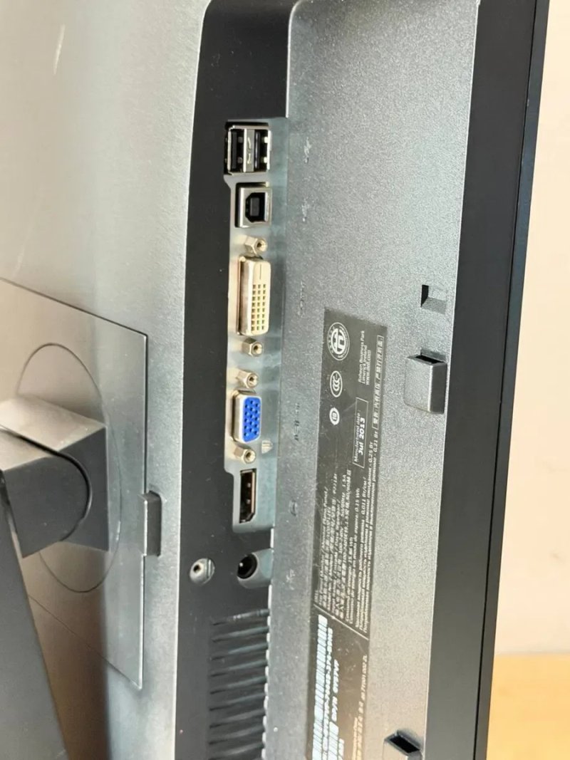 Монітор Dell 22″ / 1680×1050 / 60 Гц — у наявності 3 шт. — фото 3