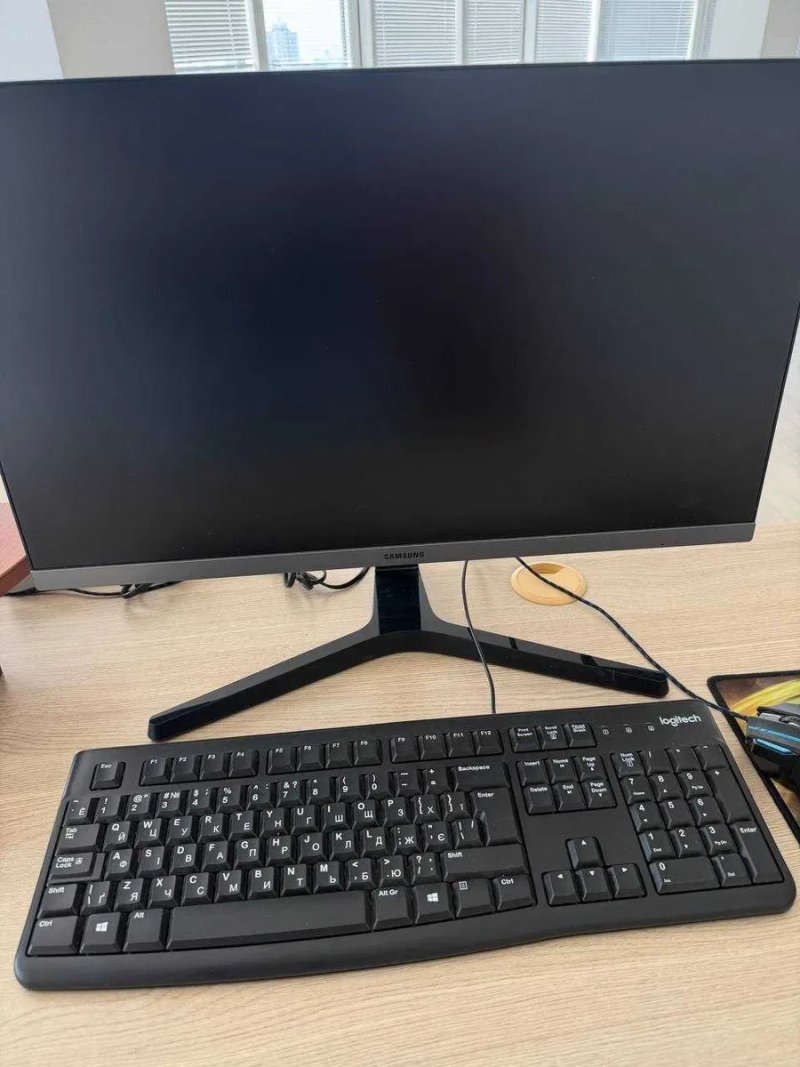 Монітор Samsung 23.8 дюйми IPS Full HD 75 Гц HDMI-VGA В упаковці НОВИЙ — фото 3