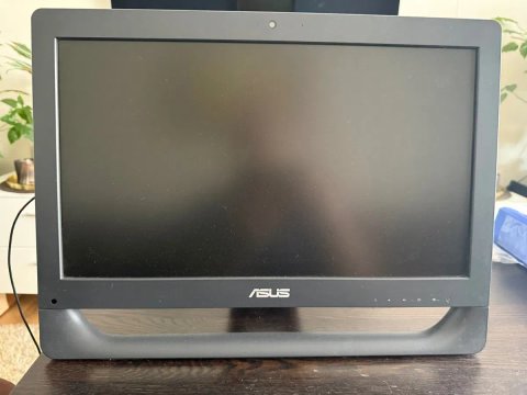 Моноблок ASUS ET2013IUKI / Core i3 / 4 ГБ / SSD 120 ГБ / 20″