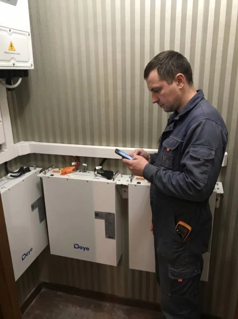 Монтаж інвертора Deye, акумулятора LiFePO4 під ключ. Встановлення ДБЖ, безперебійника, резервного живлення. Київ, область та Україна! Гарантія 5років•
