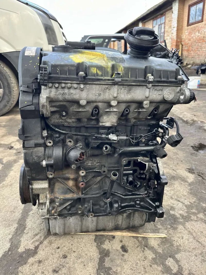 Мотор двигун 1.9 tdi 77кв BXE Passat B6 Skoda a5 в зборі з форсунками — фото 6