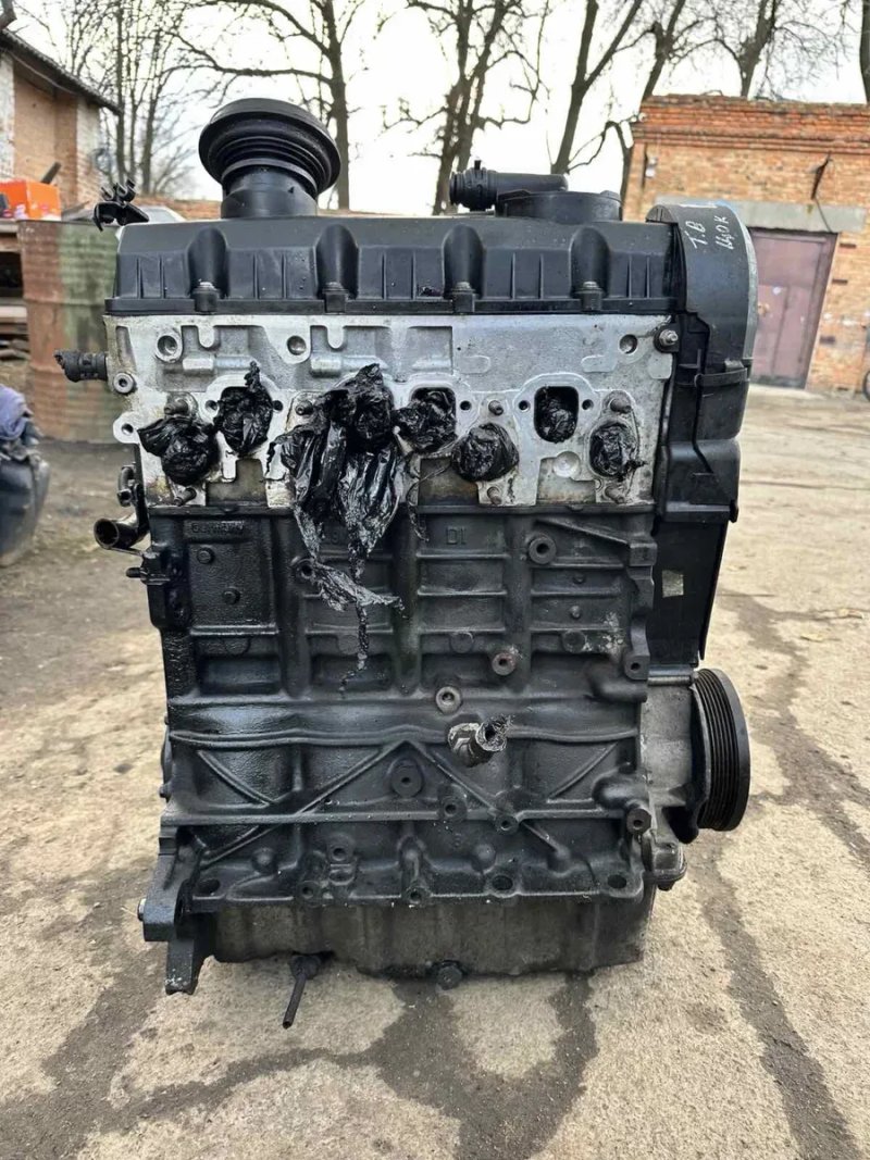 Мотор двигун 1.9 tdi 77кв BXE Passat B6 Skoda a5 в зборі з форсунками — фото 7