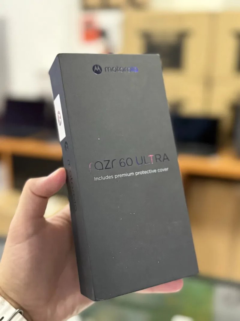 Motorola Razr 60 Ultra 16/512GB Mountain Trail, Нова запакована ! — фото 3