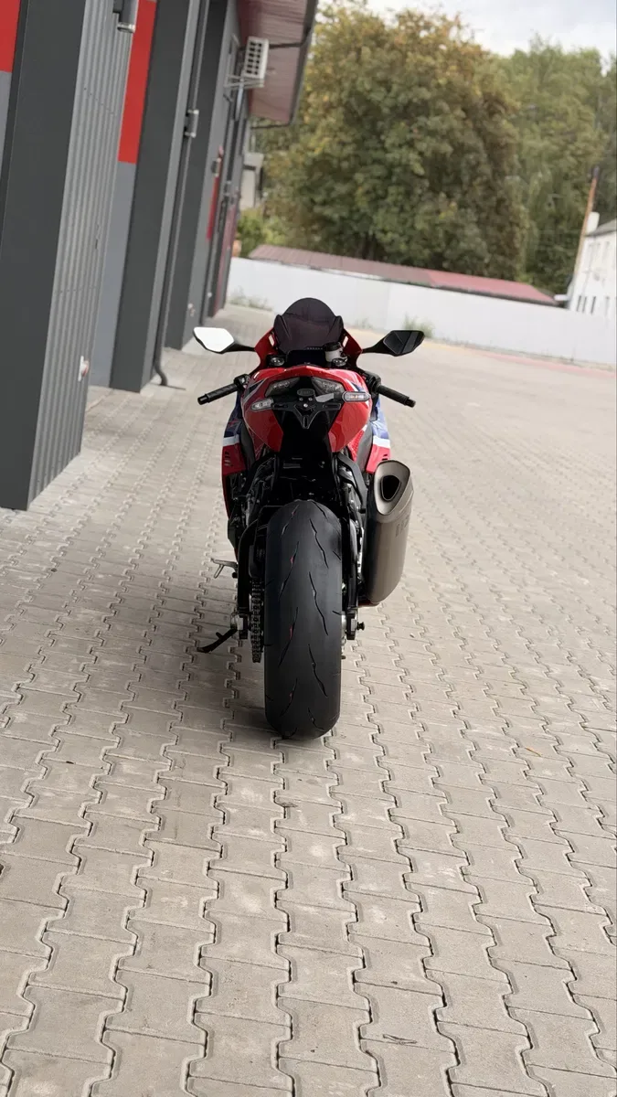 Мотоцикл HONDA CBR 1000 RR-R Fireblade — фото 7