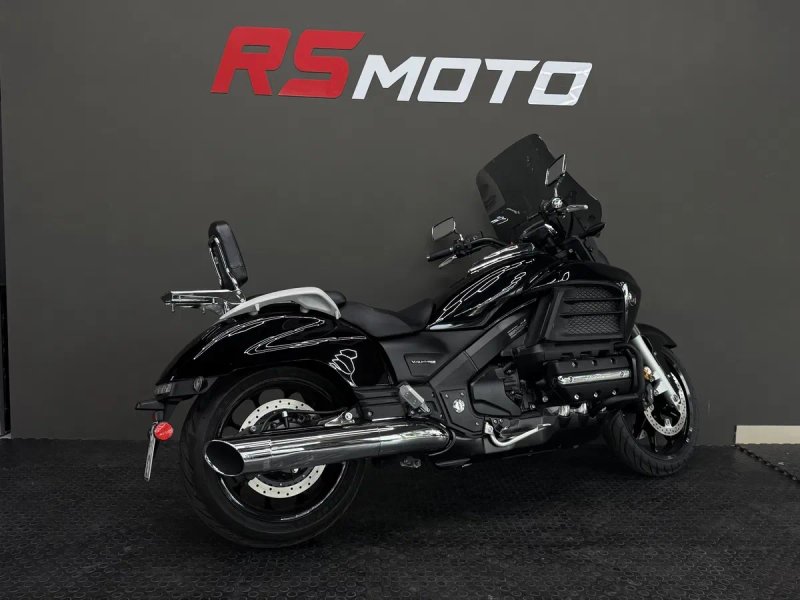 Мотоцикл Honda GL1800 Valkyrie 2014 рік — фото 3