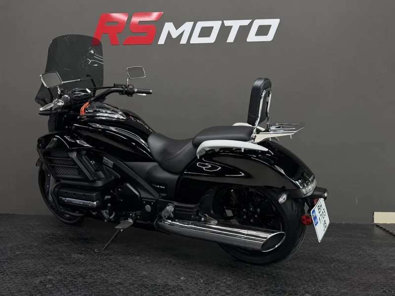 Мотоцикл Honda GL1800 Valkyrie 2014 рік — фото 8