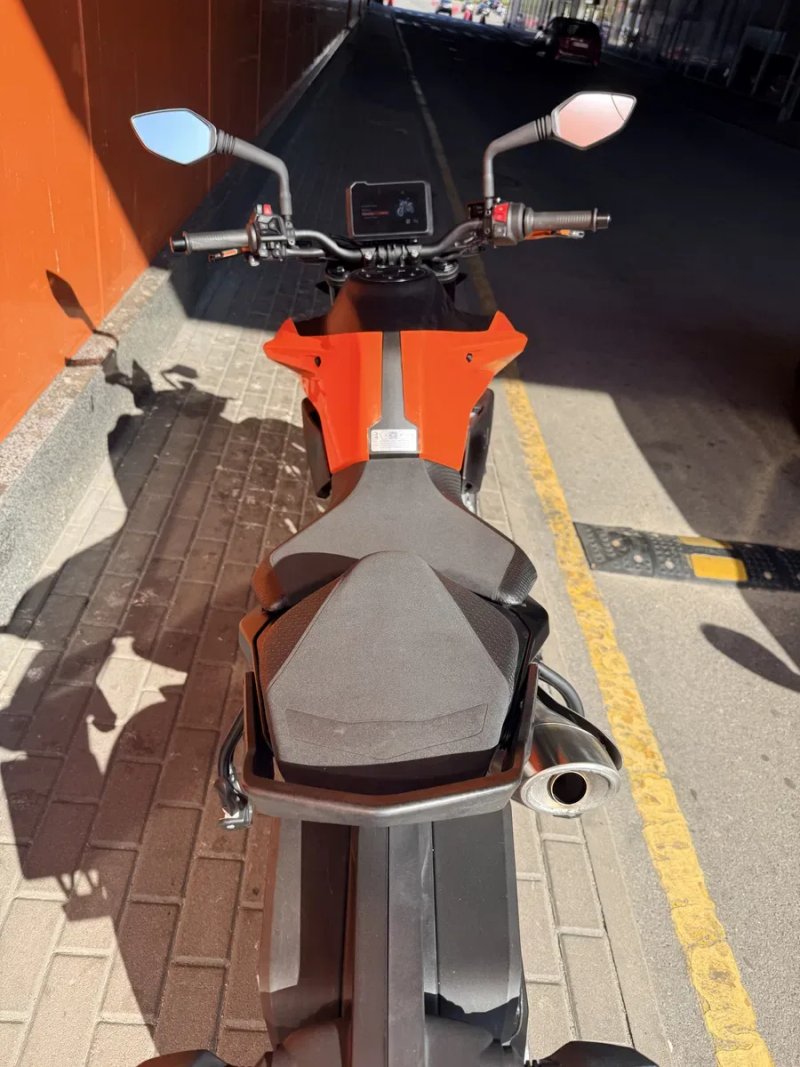 Мотоцикл KTM 790 DUKE /2026/З TECH PACK — фото 5