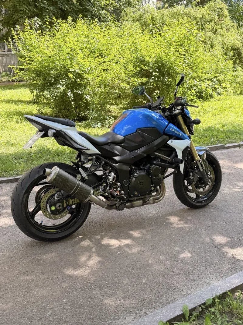 мотоцикл Suzuki gsr 750 — фото 2