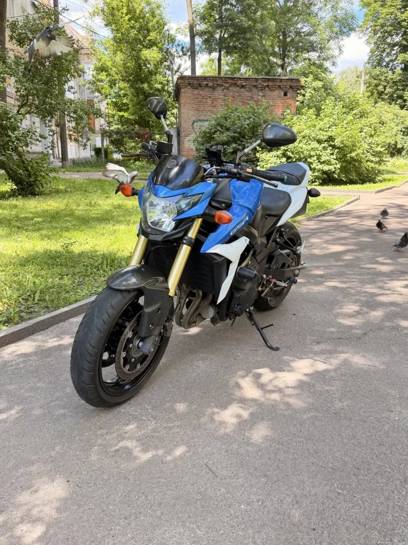 мотоцикл Suzuki gsr 750 — фото 5