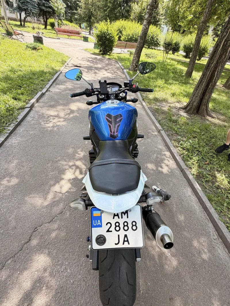 мотоцикл Suzuki gsr 750 — фото 7
