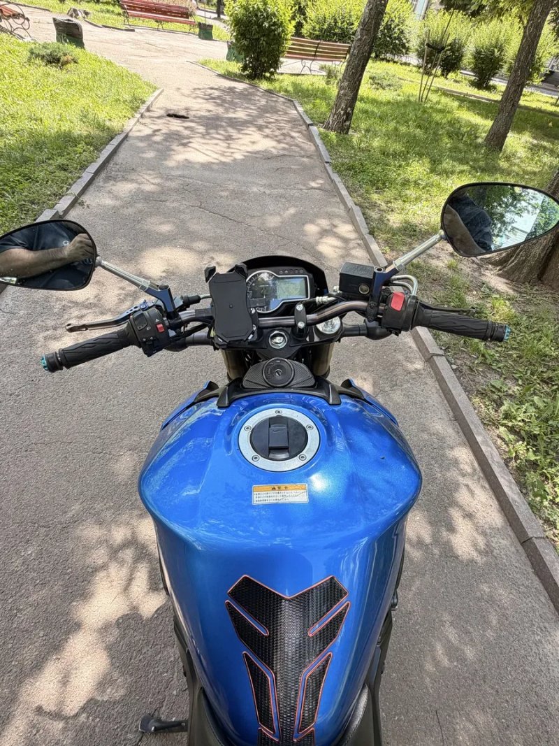 мотоцикл Suzuki gsr 750 — фото 8
