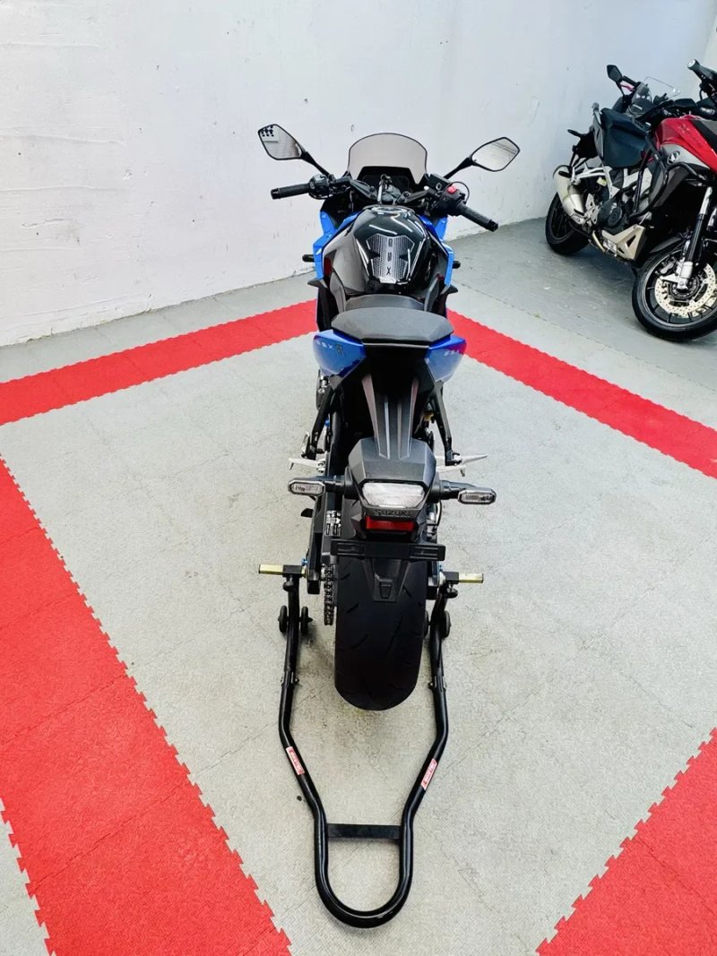 Мотоцикл Suzuki GSX-8R 2024 р ABS TC в оригіналі тільки з Японії — фото 6
