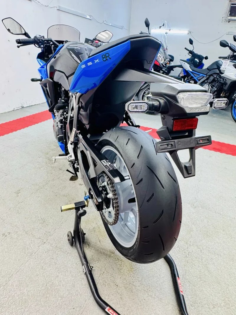 Мотоцикл Suzuki GSX-8R 2024 р ABS TC в оригіналі тільки з Японії — фото 7