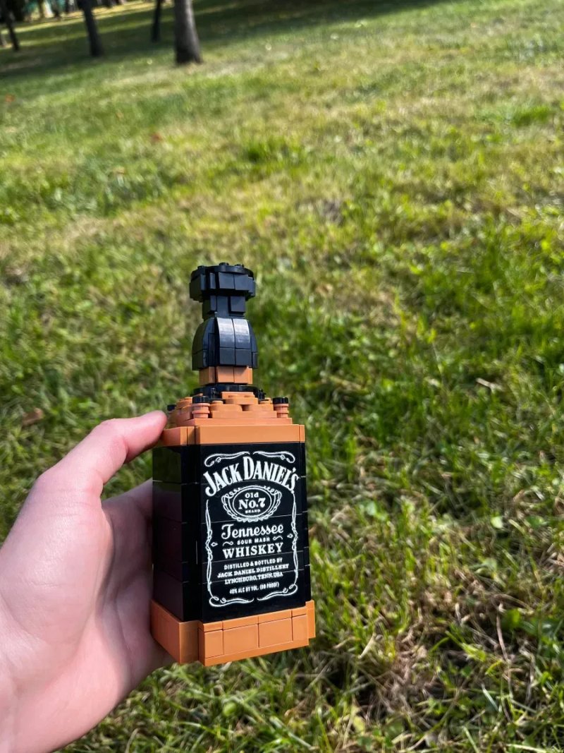 Набір LEGO у вигляді пляшки Jack Daniel's лего Джек Деніелс — фото 3