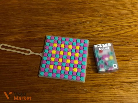 Набір пікселів Upixel для пеналу, клатчів, сумок та чохлів + брелок