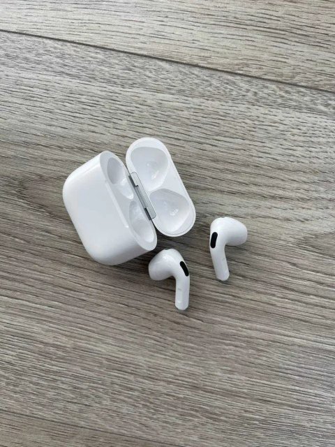 Навушники AirPods 4 (MXP63)
