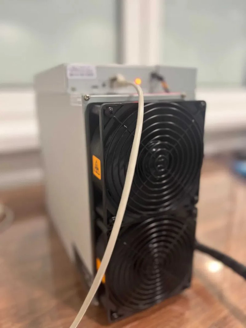 Наявність! Б/в Майнери Asic Bitmain Antminer S19j Pro+ 117 Th 3450 Вт — фото 4