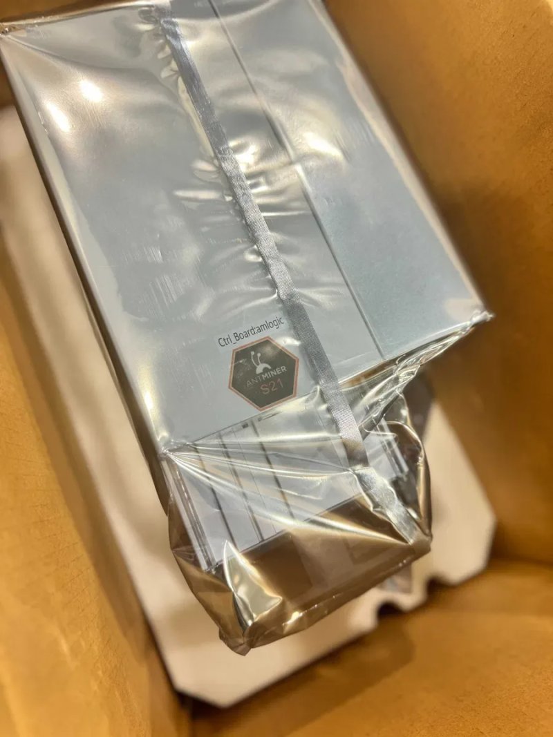 НАЯВНІСТЬ! NEW Asic Antminer S21 200 Th Zynq, Майнер + Гарантія — фото 4