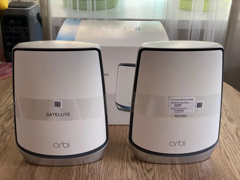 NETGEAR Orbi RBK852 високопродуктивна тридіапазонна Wi-Fi 6 Mesh система. Швидкості Wi-Fi 6000 Мбит/с