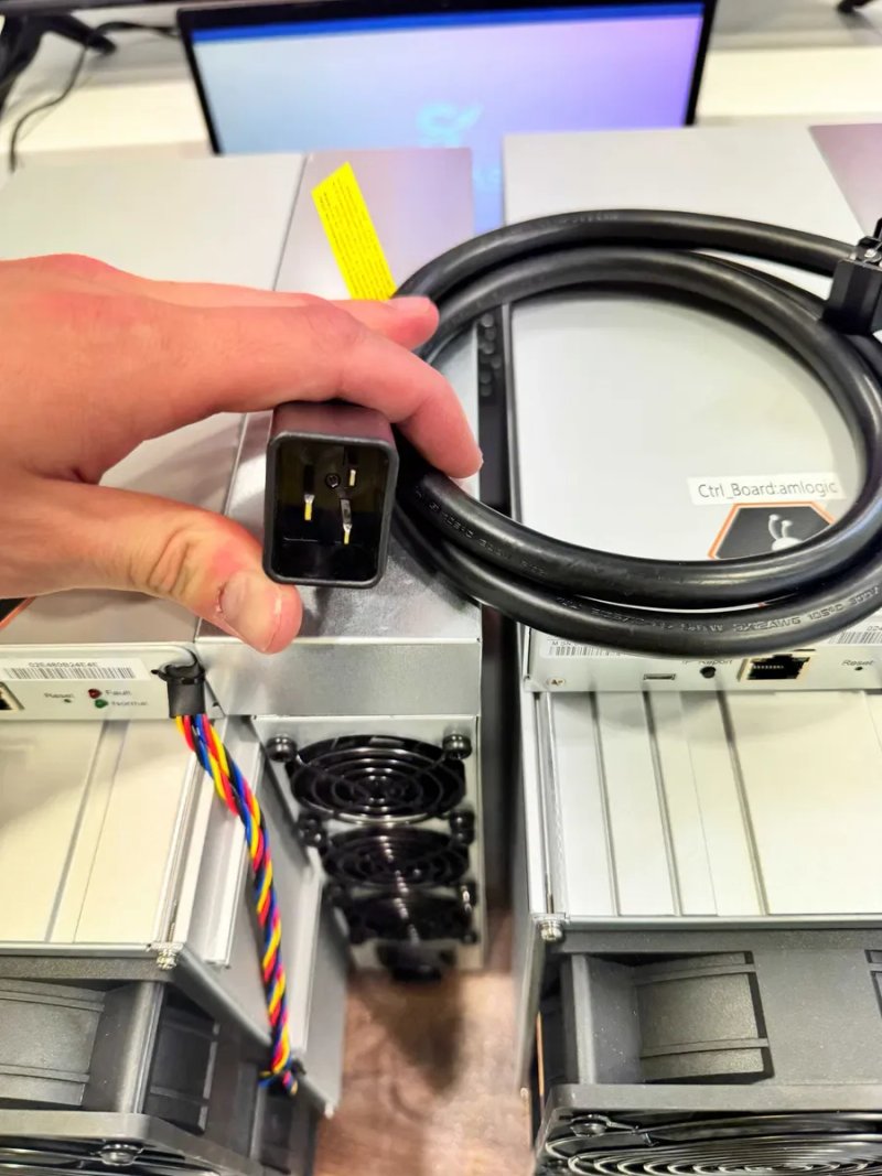 NEW Майнер! Asic Bitmain Antminer S21 200 Th Civitek miner + Гарантія — фото 6