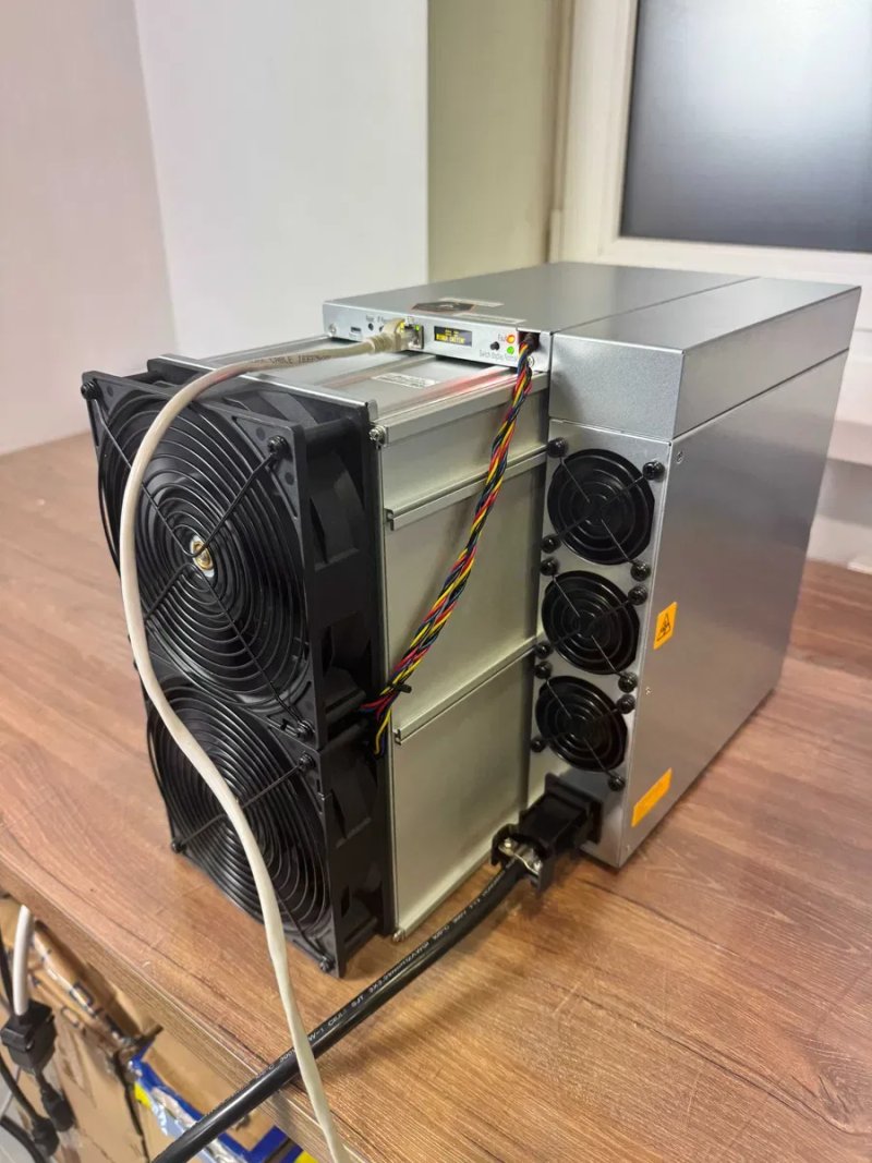 NEW Майнер! Asic Bitmain Antminer S21 Pro 234 Th miner + Гарантія — фото 4