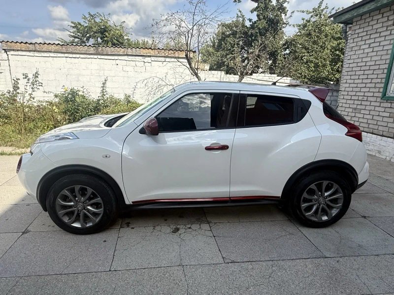 Nissan Juke 1.6 — фото 8