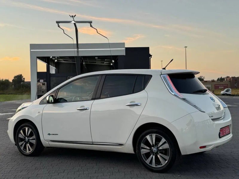 Nissan Leaf Tekna — фото 4