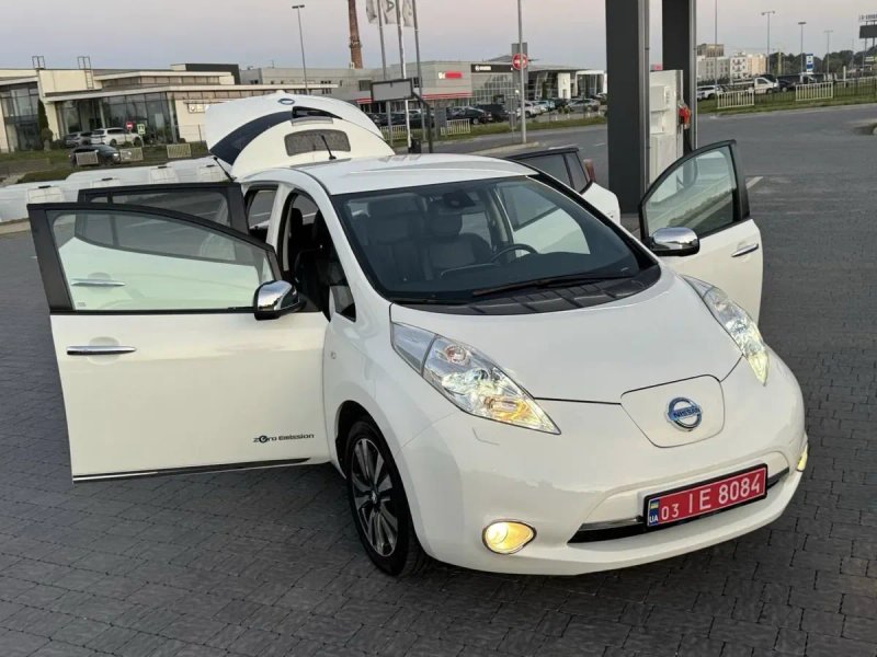 Nissan Leaf Tekna — фото 8