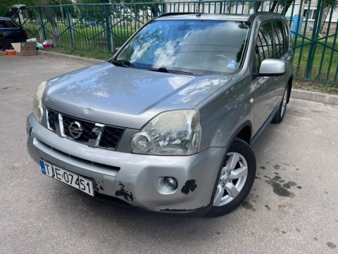 Nissan X-trail.