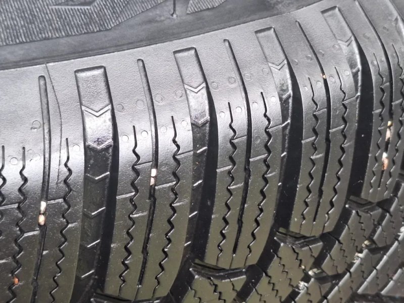 Нова зимова шина BRIDGESTONE Blizzak 6 215 65 17 — фото 2
