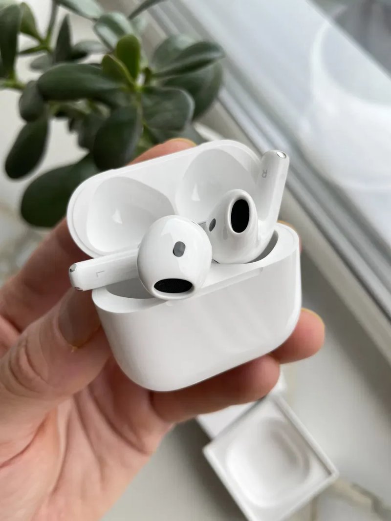 НОВІ Apple AirPods 4th Generation with Active Noise Cancellation (MXP93LL/A) — фото 3