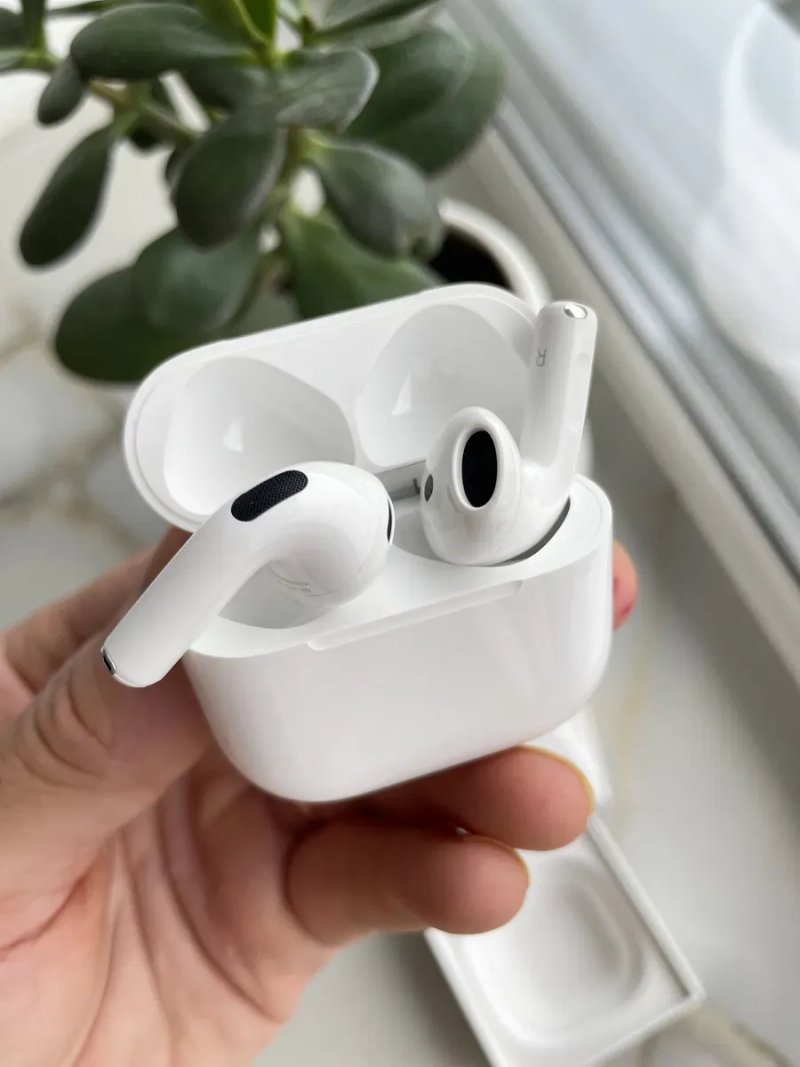 НОВІ Apple AirPods 4th Generation with Active Noise Cancellation (MXP93LL/A) — фото 4