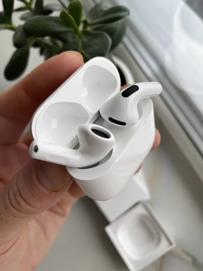 НОВІ Apple AirPods 4th Generation with Active Noise Cancellation (MXP93LL/A) — фото 6