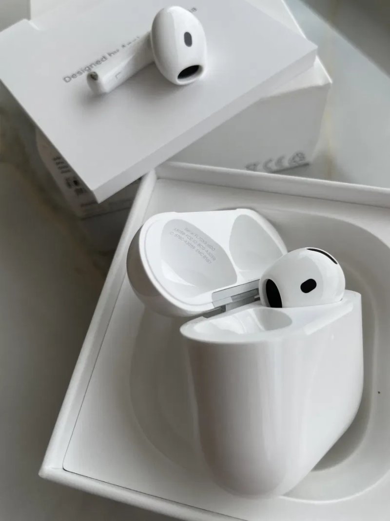 НОВІ Apple AirPods 4th Generation with Active Noise Cancellation (MXP93LL/A) — фото 7