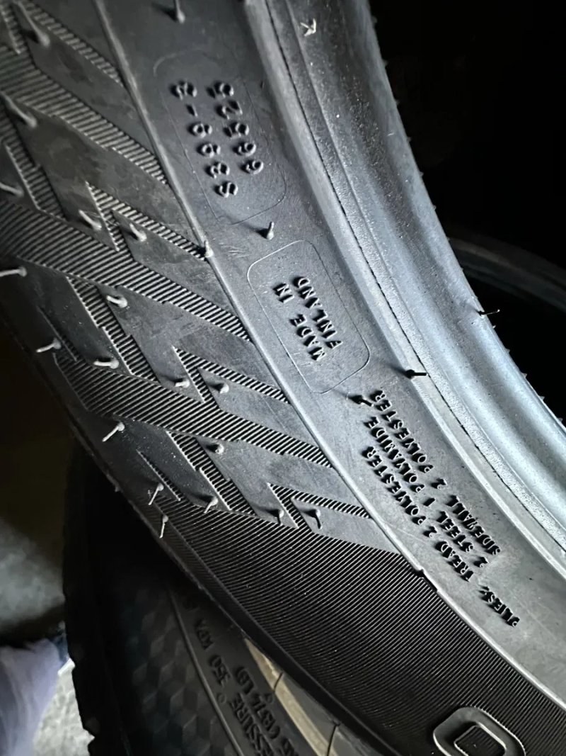 Нові шини 275/45/20 Nokian R20 Finland комплект зима — фото 7