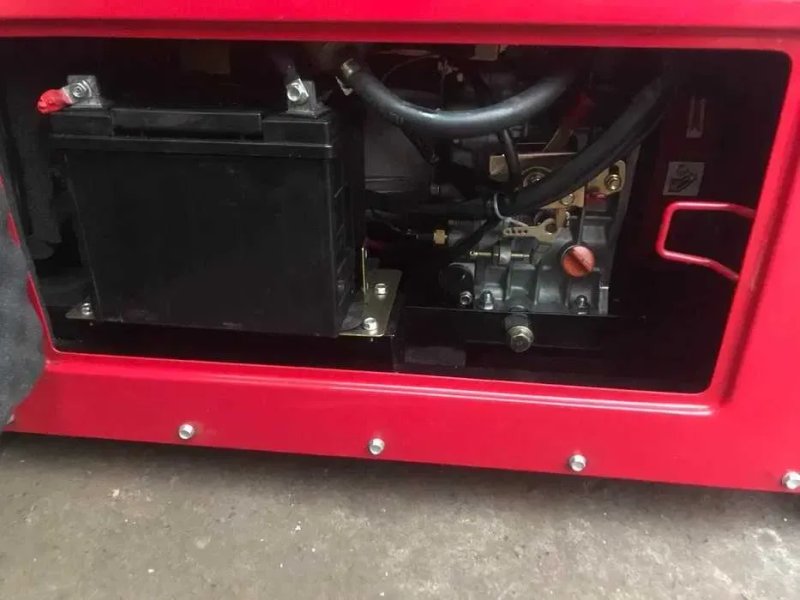 Новий дизельний генератор Huttenberg HW8500W з Німеччини. Вага 168 кг. Знижка 10% для ЗСУ та УБД — фото 4