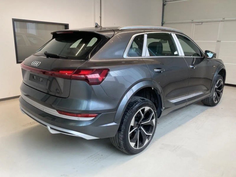 Новий мотор Audi E-Tron S — фото 3