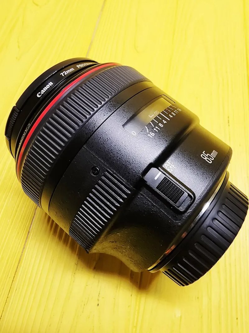 Объєктив Canon EF 85 mm f/1.2L II USM — фото 7