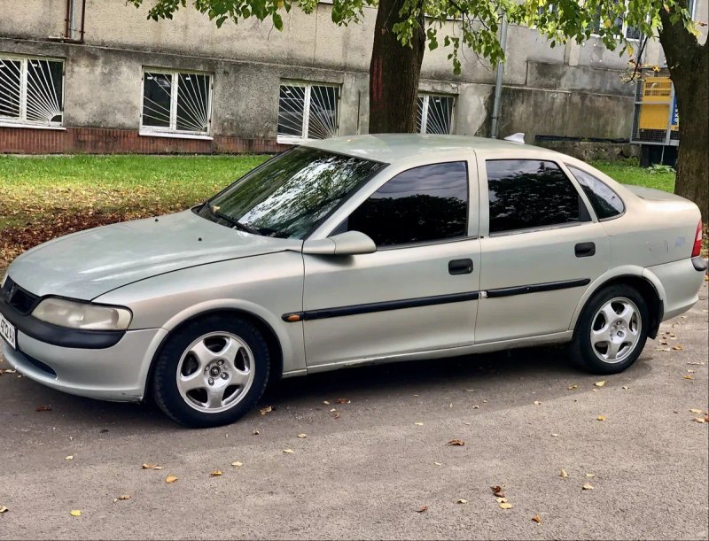 Opel Vectra B 1.8 — фото 7