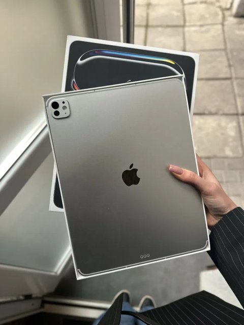 Open Box iPad Pro 13 M5 256Gb Silver WiFi+LTE